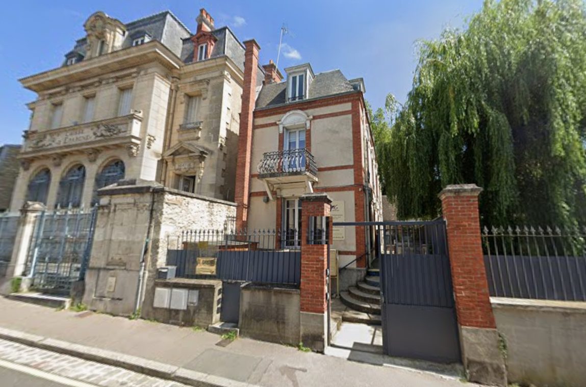 Les bureaux de SwanLefta Holding Group, 19 Rue Paul Séramy à Fontainebleau